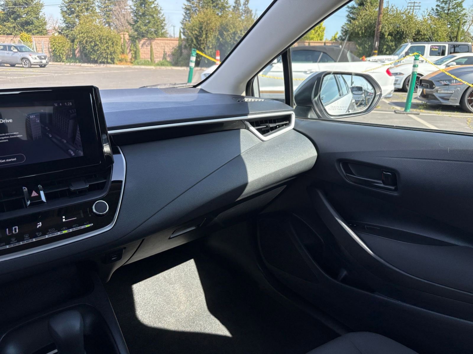 Thumbnail: 2025 Toyota Corolla - 33