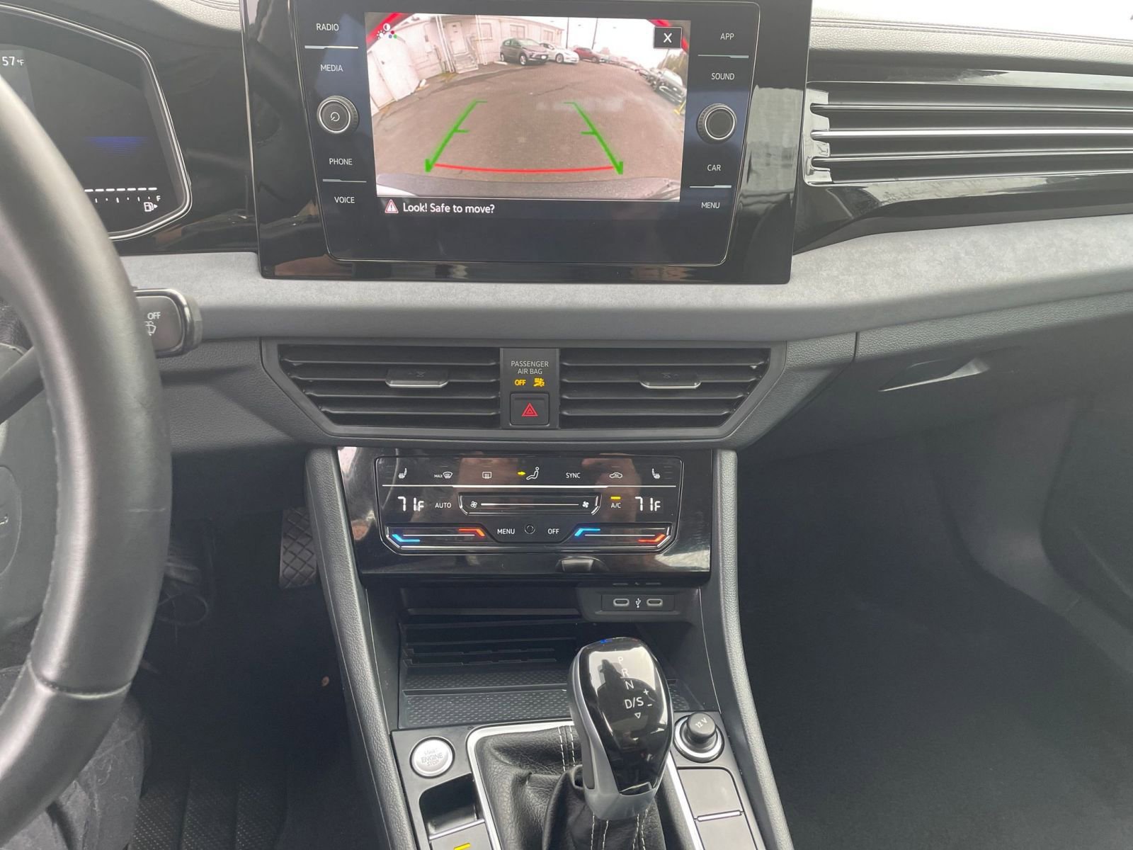 Thumbnail: 2025 Volkswagen Jetta - 17