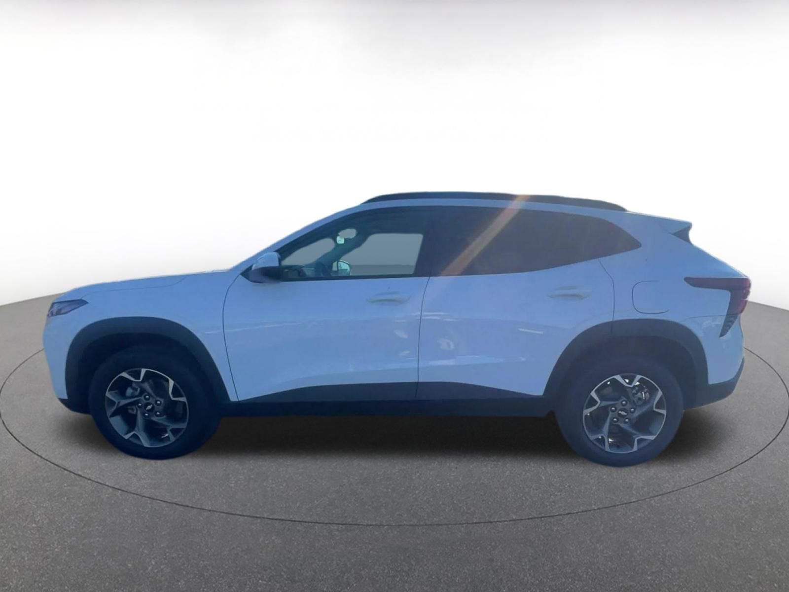 Thumbnail: 2025 Chevrolet Trax - 9