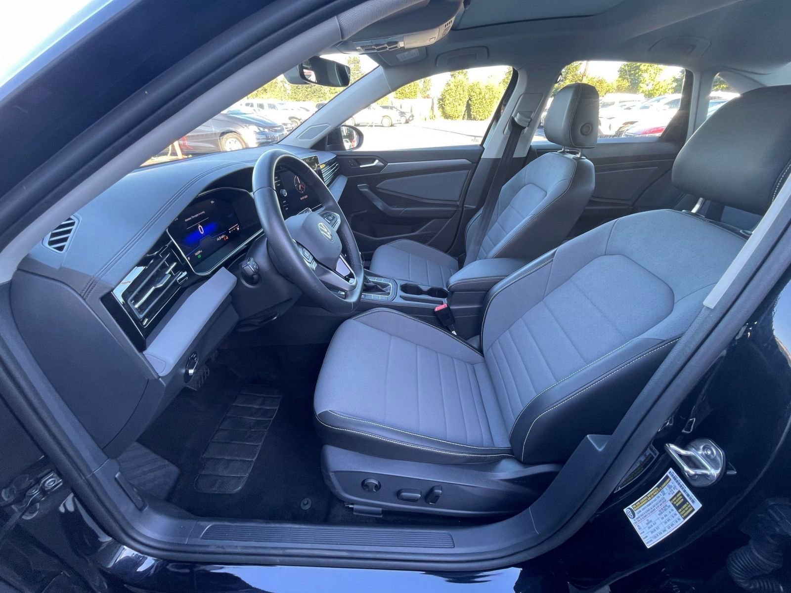 Thumbnail: 2025 Volkswagen Jetta - 25