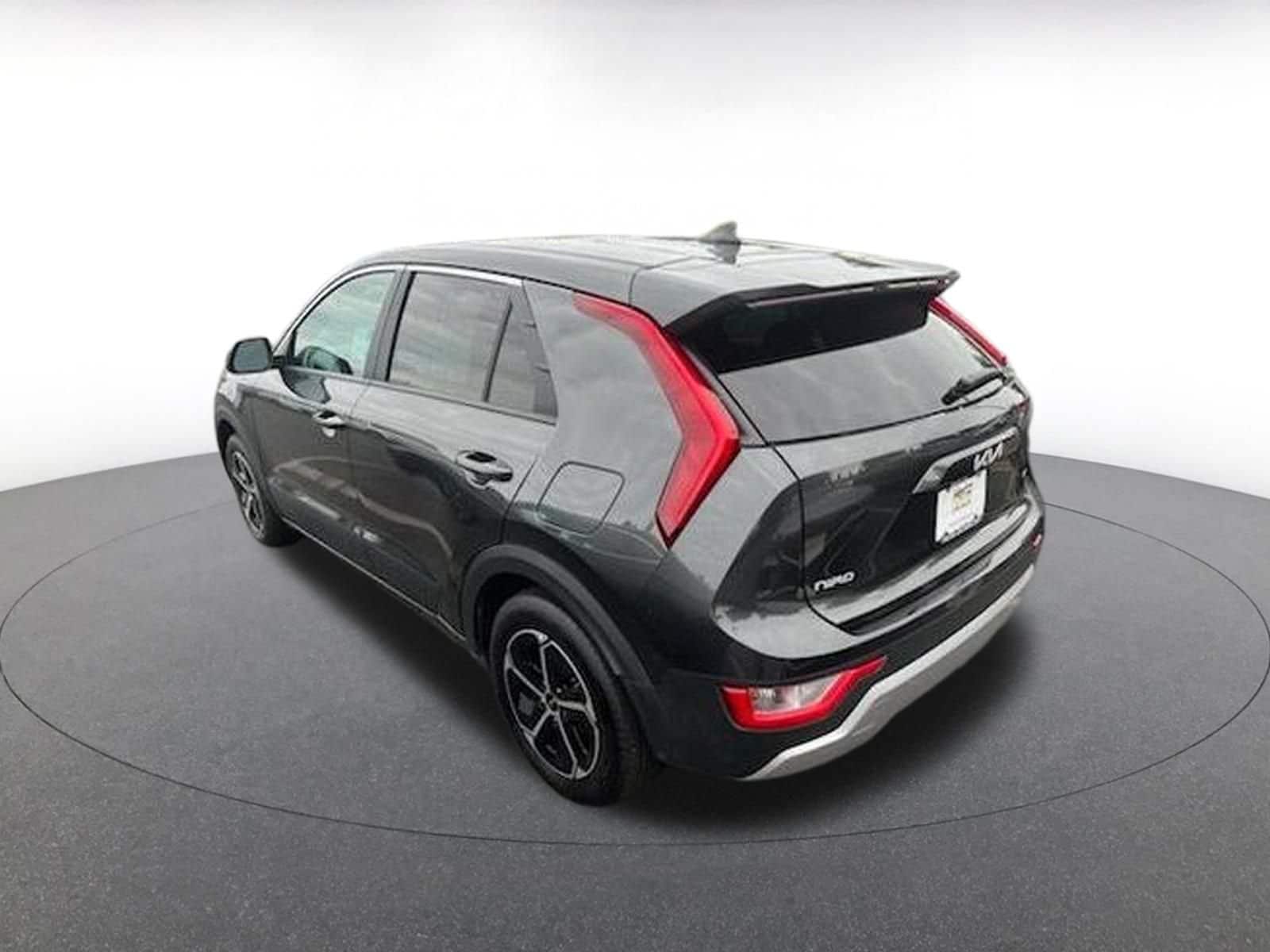 Thumbnail: 2026 Kia Niro - 3