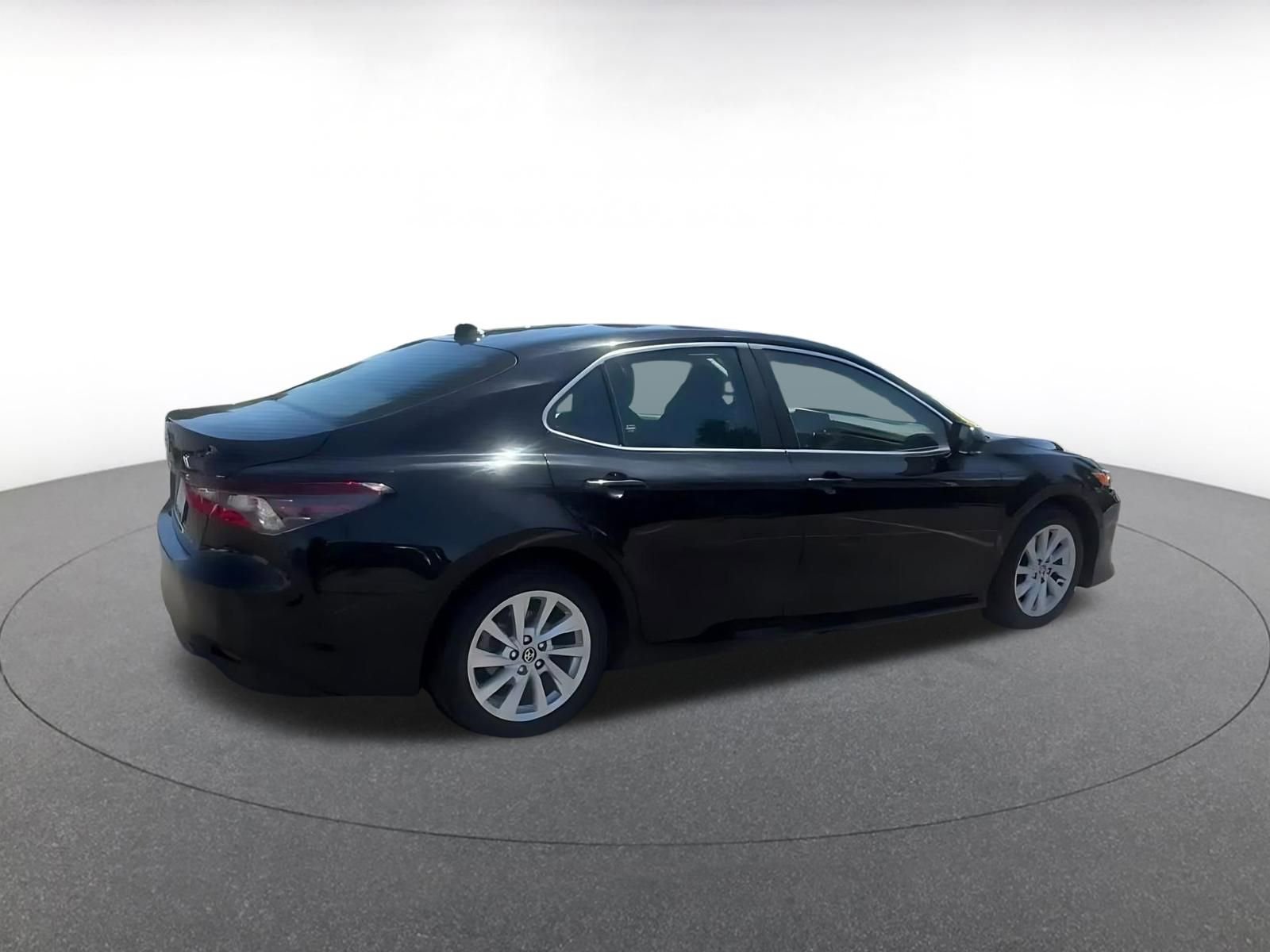Thumbnail: 2023 Toyota Camry - 15