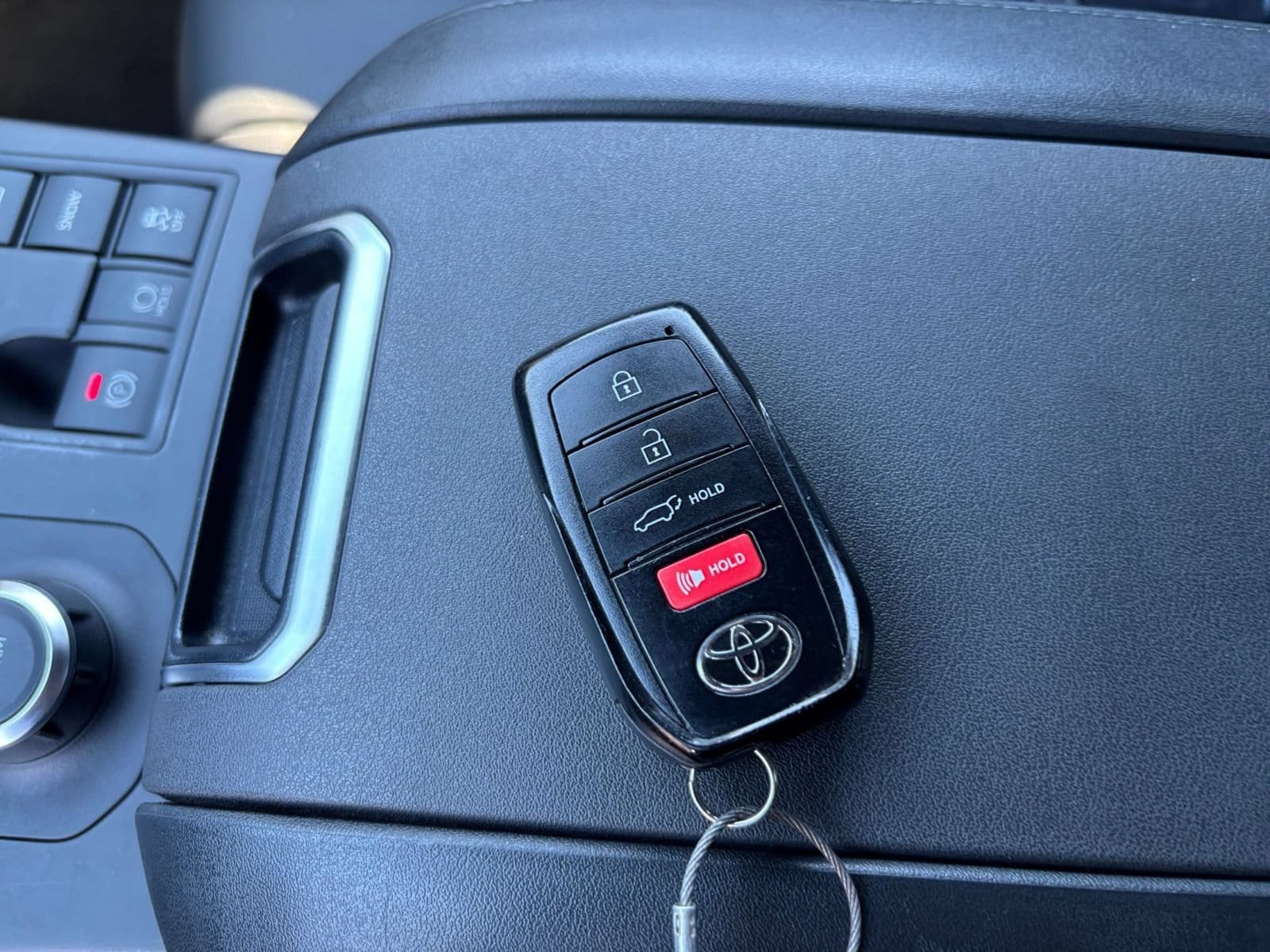 Thumbnail: 2025 Toyota Highlander - 18