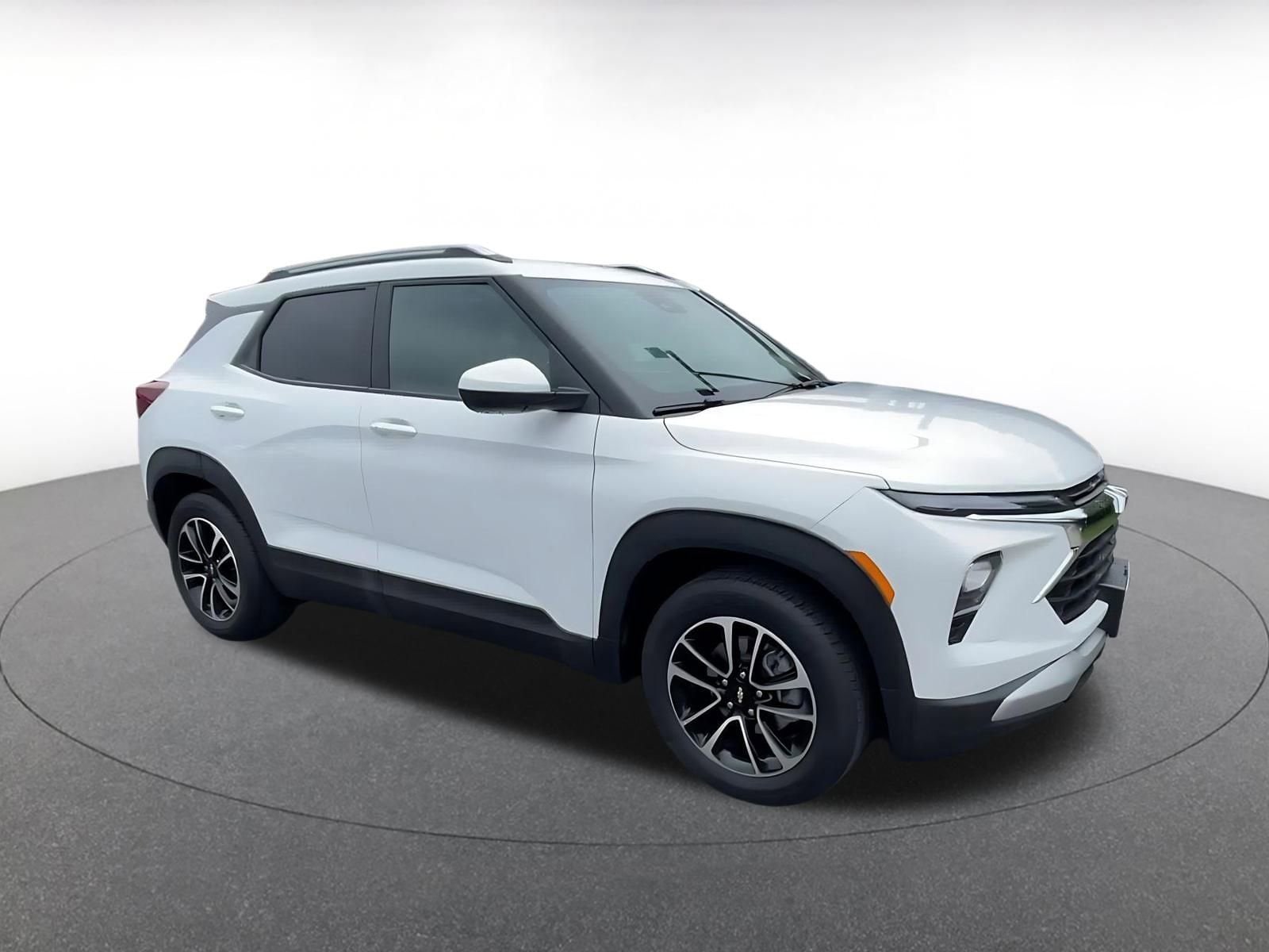 Thumbnail: 2025 Chevrolet TrailBlazer - 2