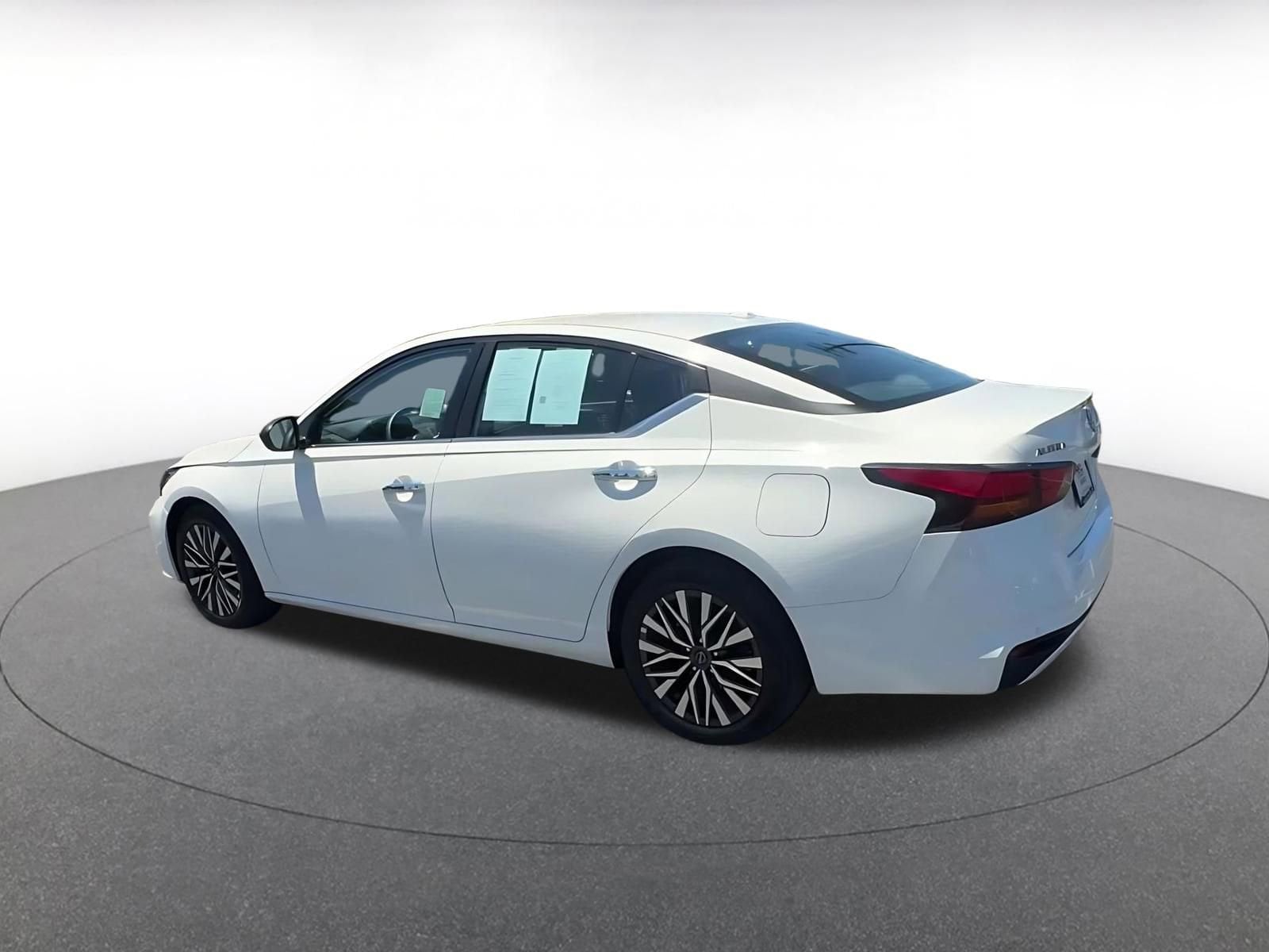 Thumbnail: 2025 Nissan Altima - 10