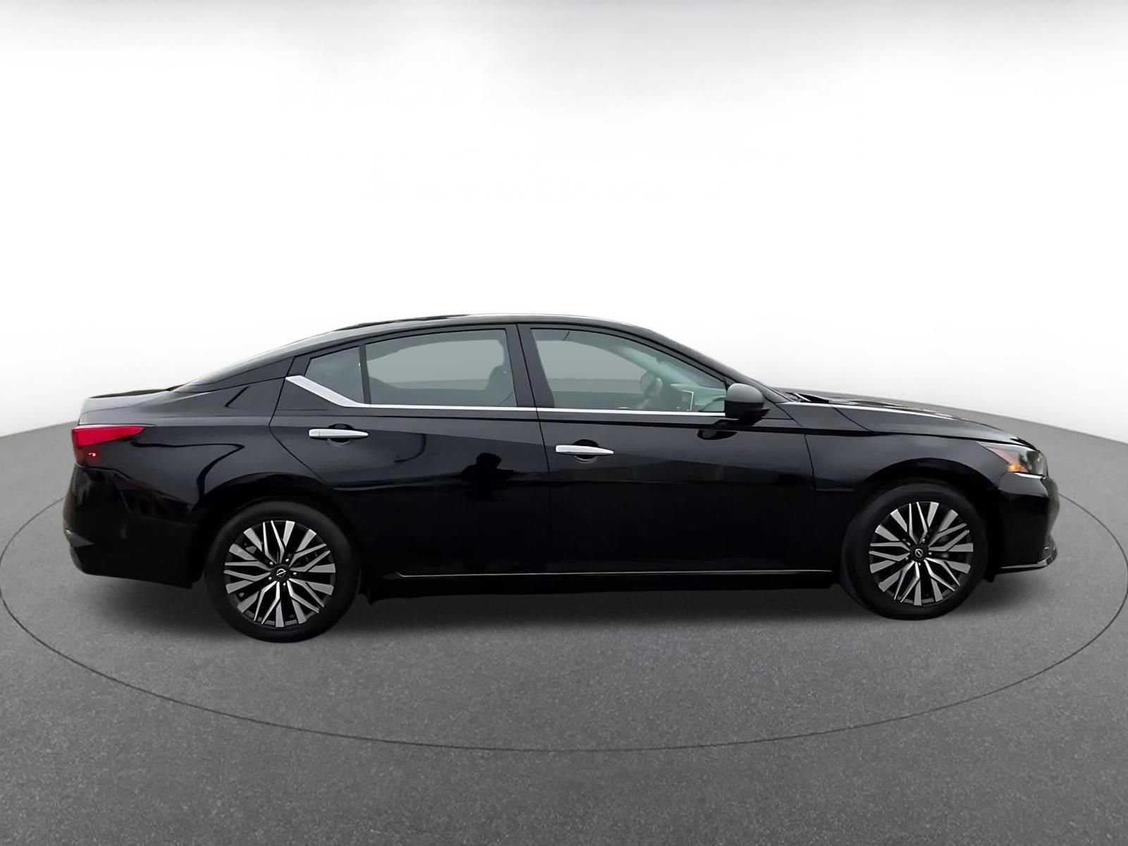 Thumbnail: 2025 Nissan Altima - 16