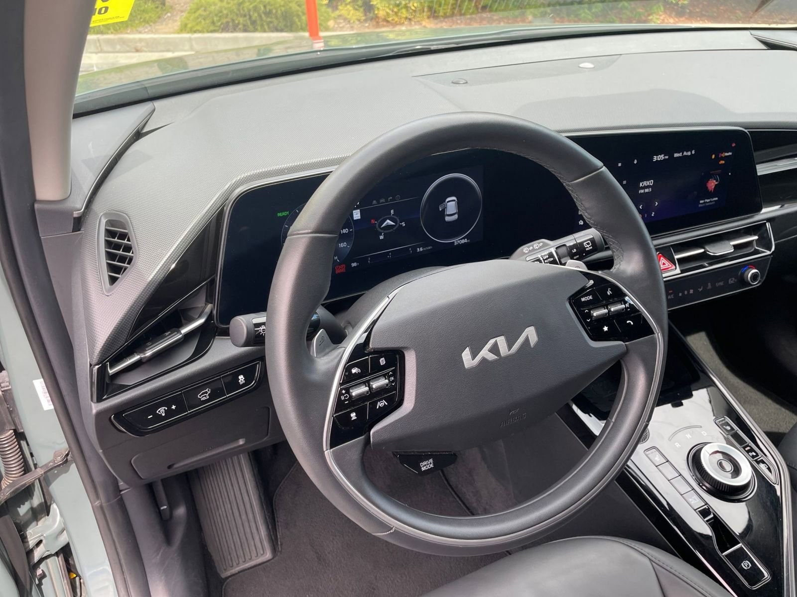 Thumbnail: 2023 Kia Niro - 30