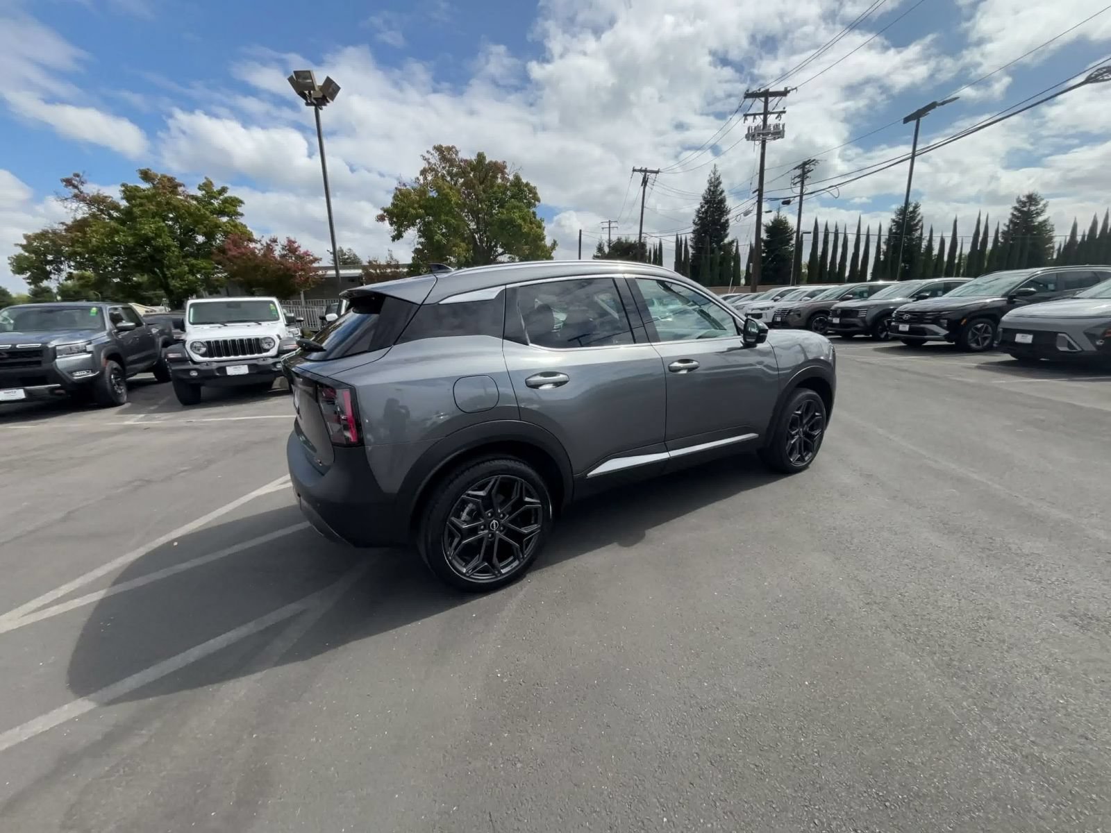 Thumbnail: 2026 Nissan Kicks - 14