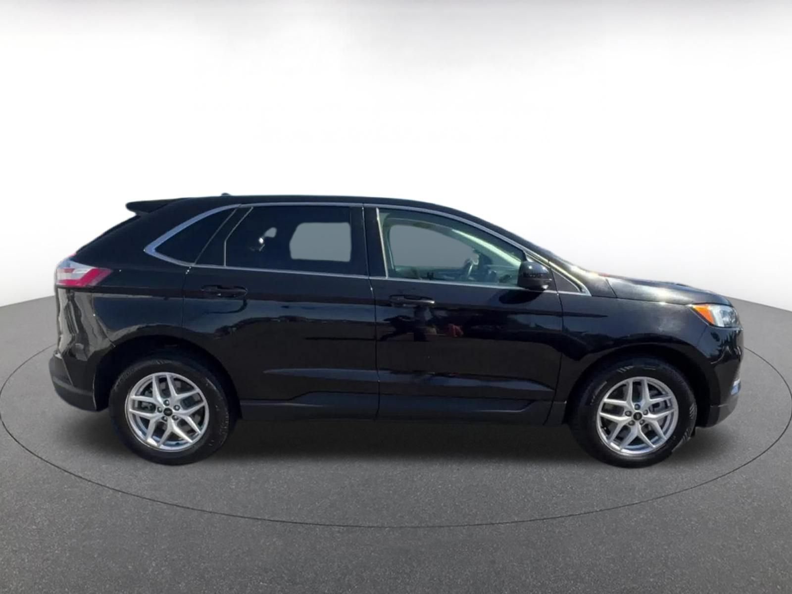 Thumbnail: 2024 Ford Edge - 16