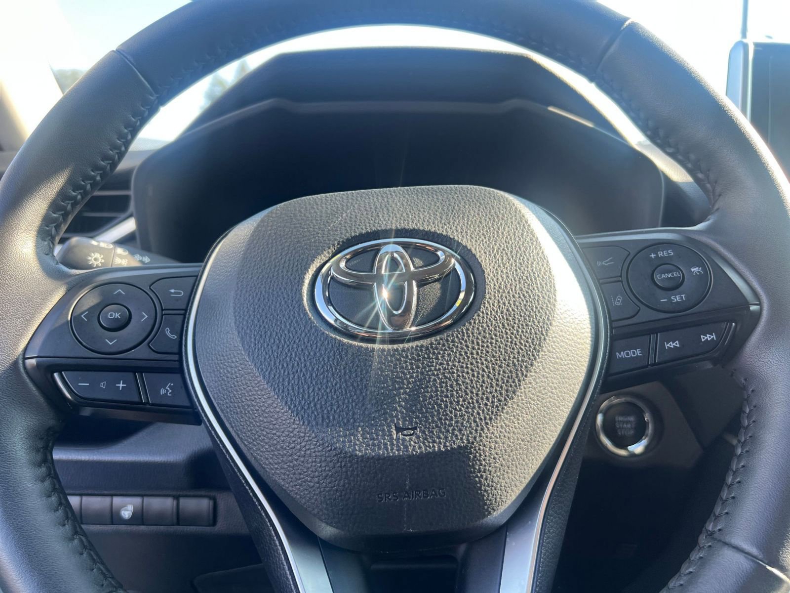 Thumbnail: 2025 Toyota RAV4 - 28