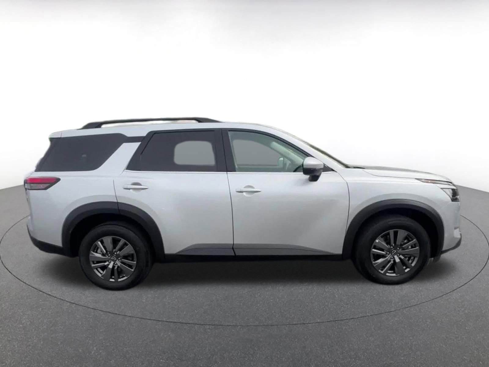 Thumbnail: 2025 Nissan Pathfinder - 16