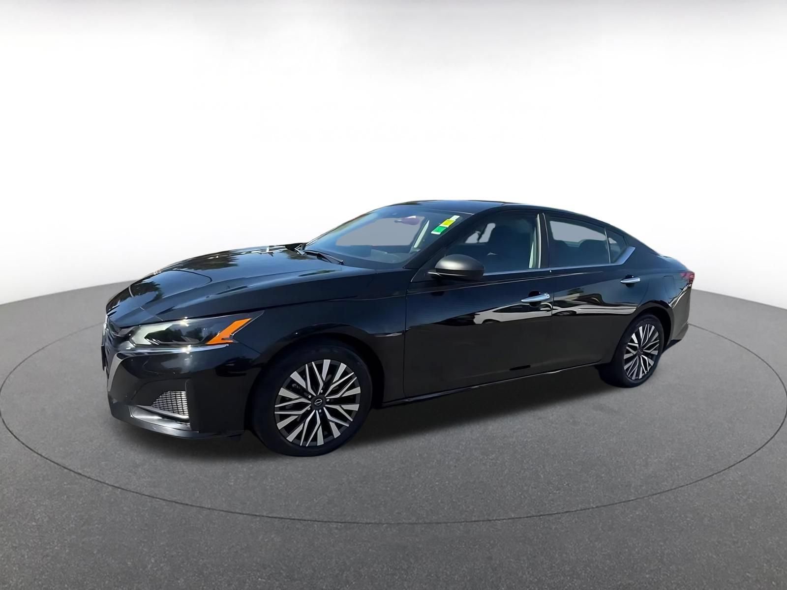 Thumbnail: 2025 Nissan Altima - 8