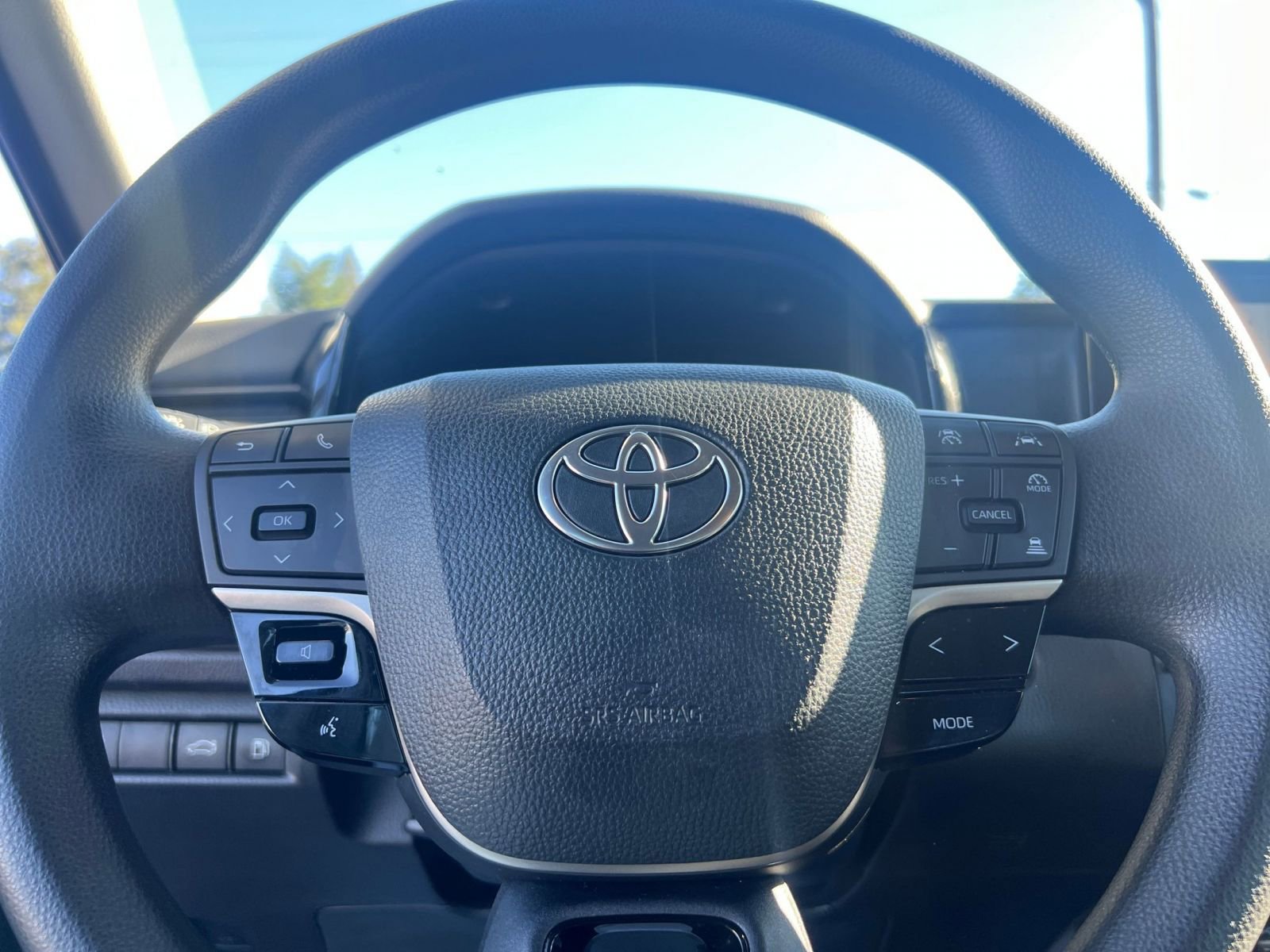 Thumbnail: 2025 Toyota Camry - 28