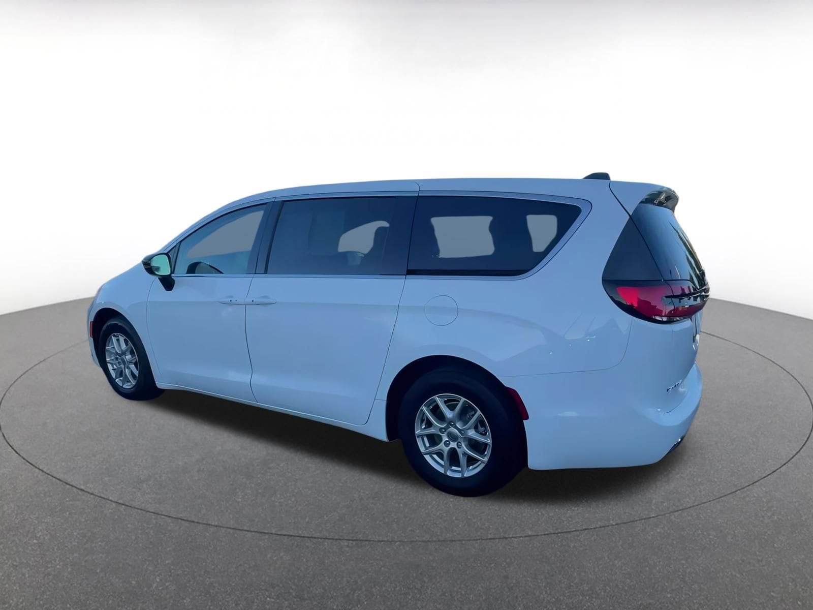 Thumbnail: 2024 Chrysler Pacifica - 10