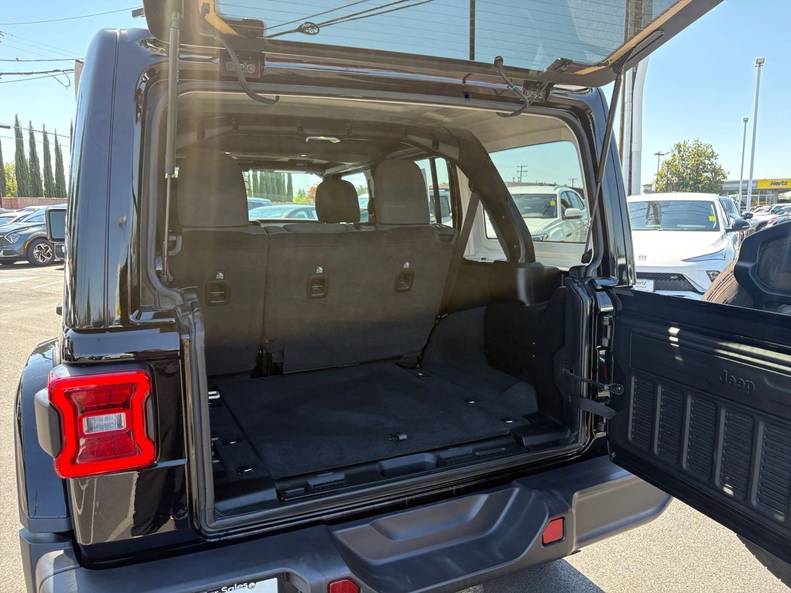 Thumbnail: 2025 Jeep Wrangler - 31