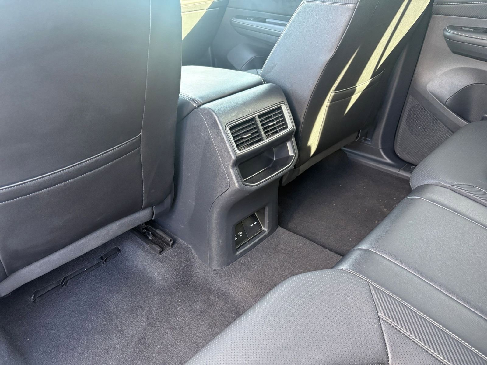 Thumbnail: 2025 Volkswagen Atlas - 24