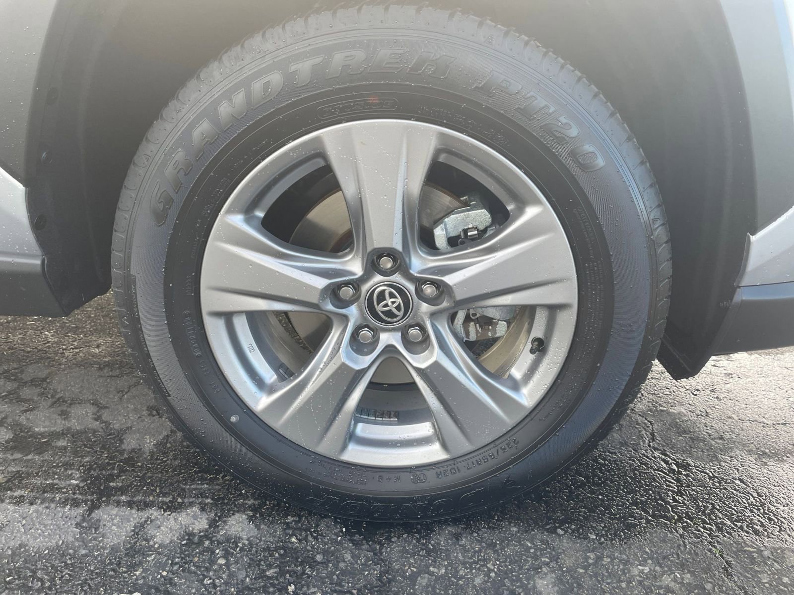 Thumbnail: 2025 Toyota RAV4 - 31