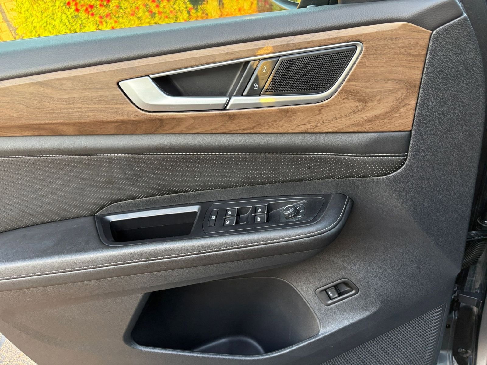 Thumbnail: 2025 Volkswagen Atlas - 18