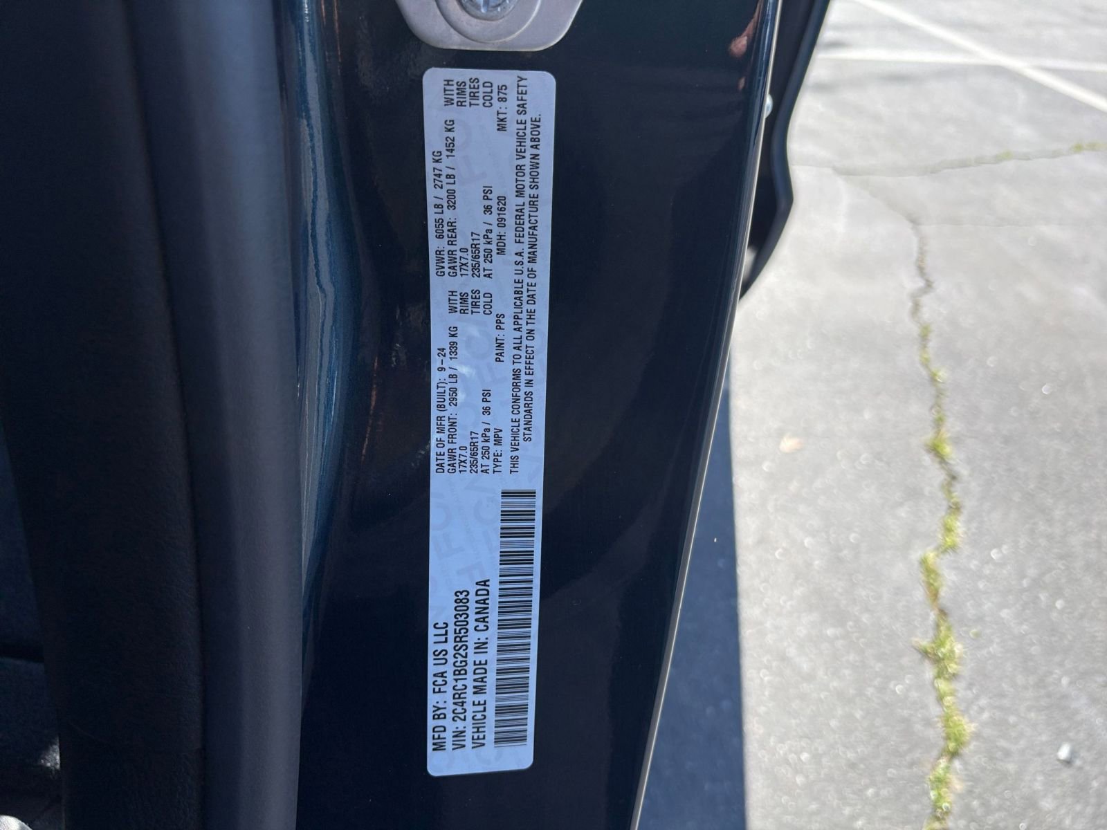 Thumbnail: 2025 Chrysler Pacifica - 32