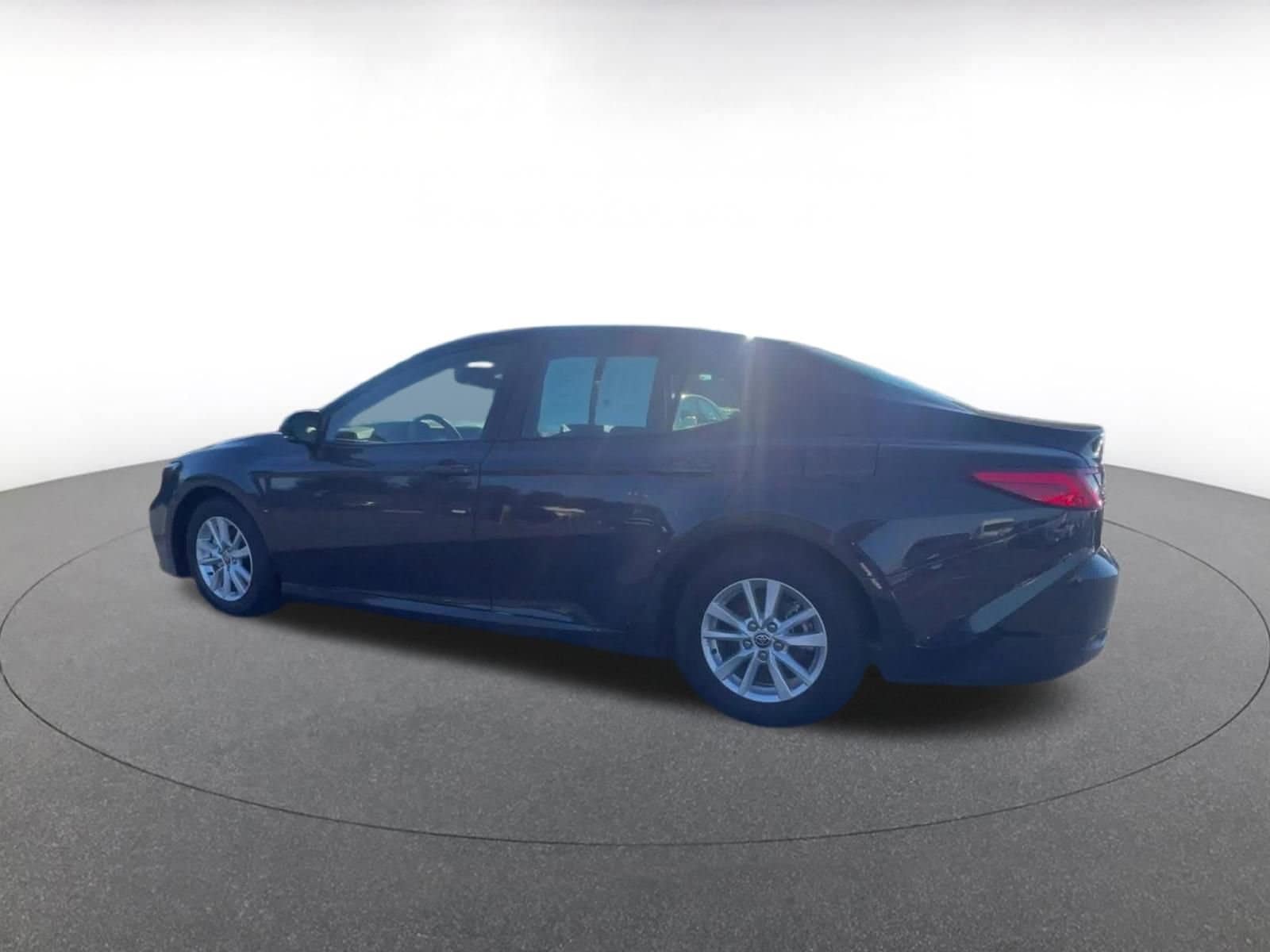 Thumbnail: 2025 Toyota Camry - 10