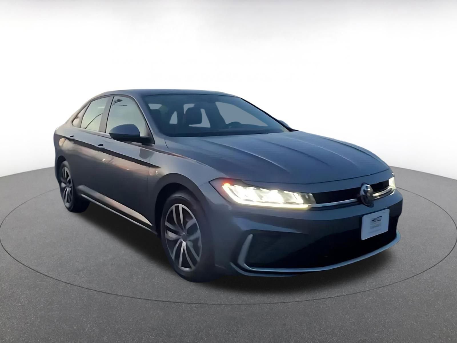 Thumbnail: 2025 Volkswagen Jetta - 3