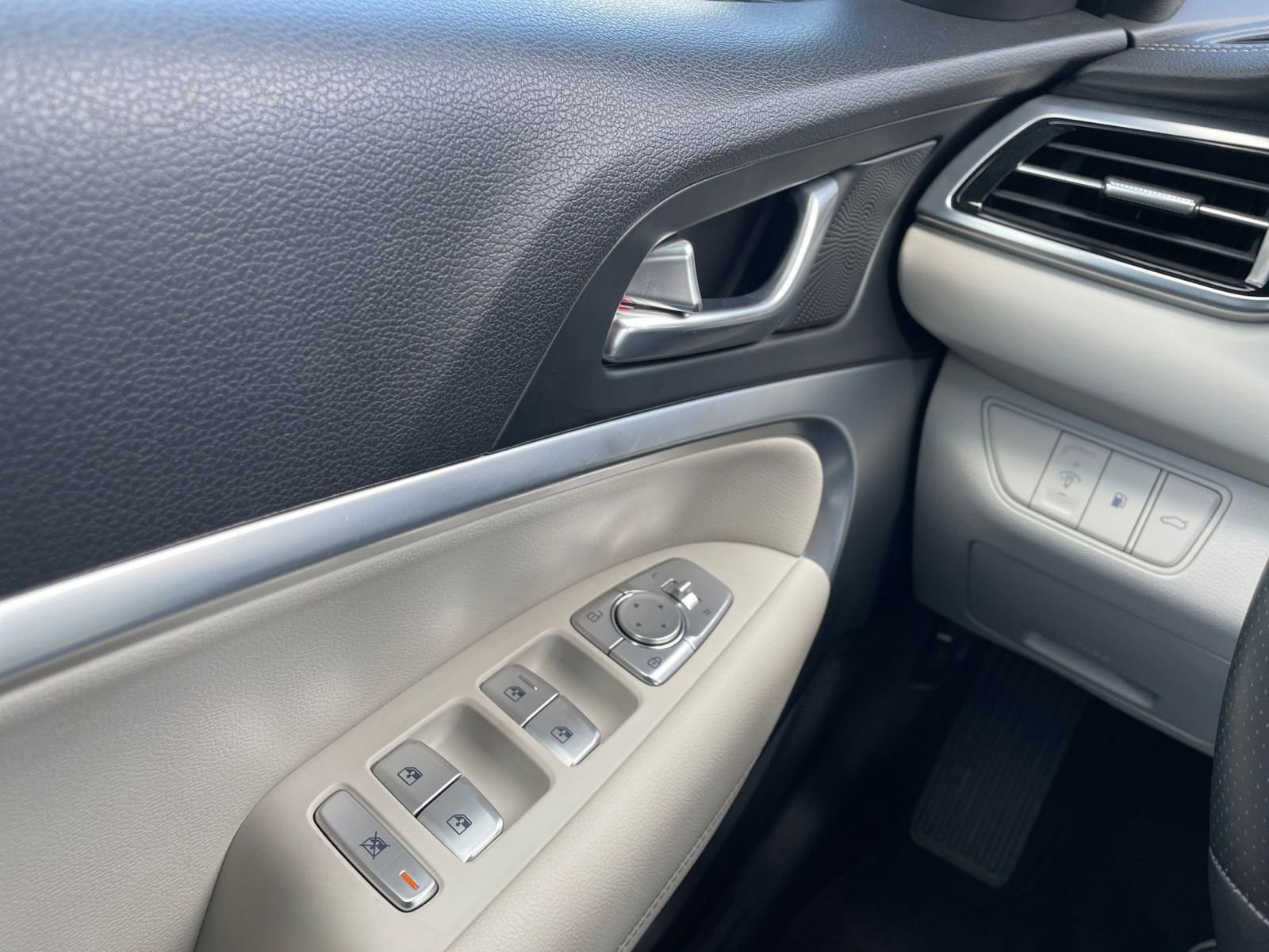 Thumbnail: 2025 Genesis G70 - 20