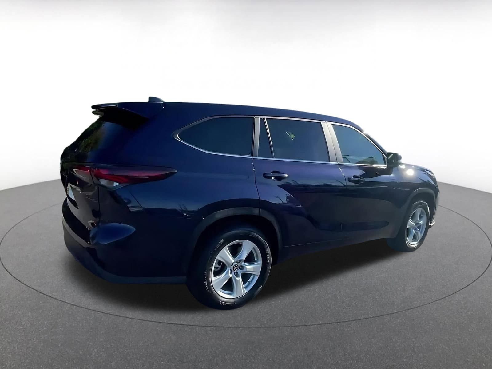 Thumbnail: 2025 Toyota Highlander - 15