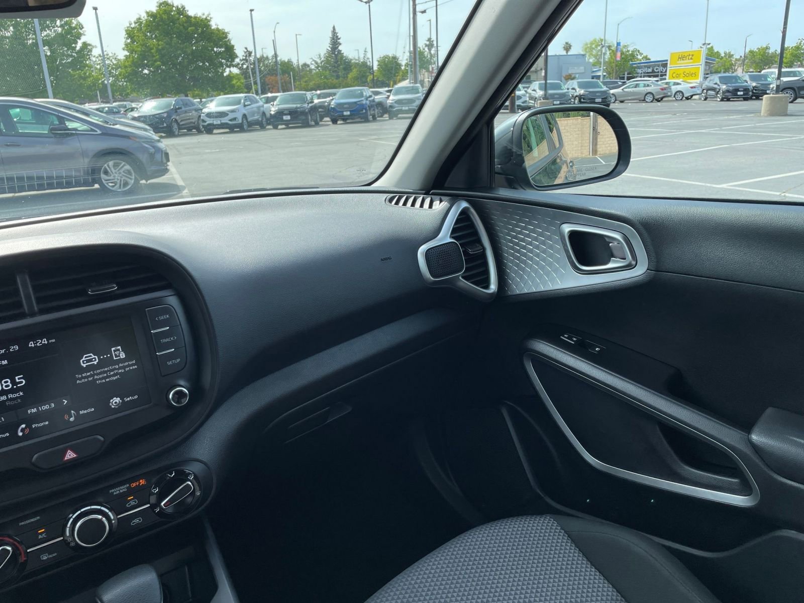 Thumbnail: 2024 Kia Soul - 32