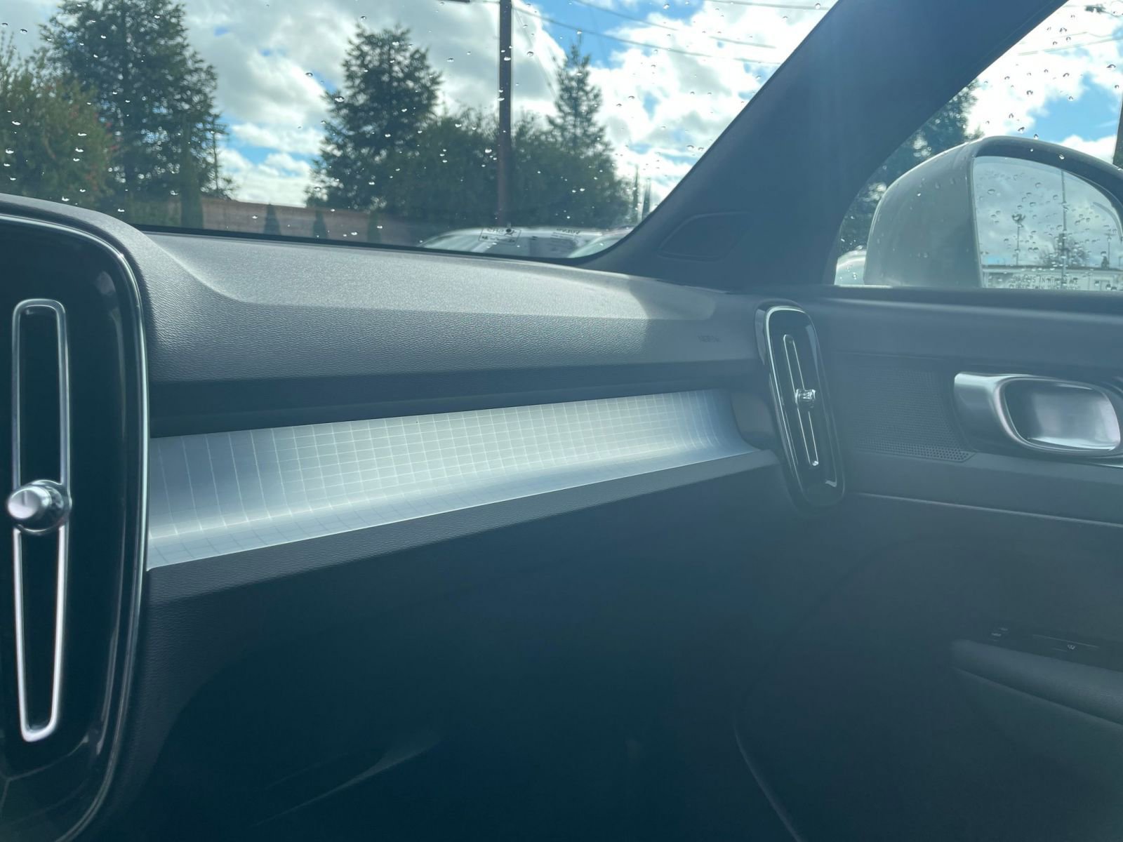 Thumbnail: 2024 Volvo XC40 - 32