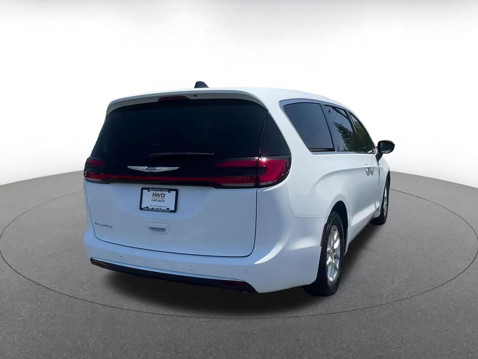 Thumbnail: 2024 Chrysler Pacifica - 13