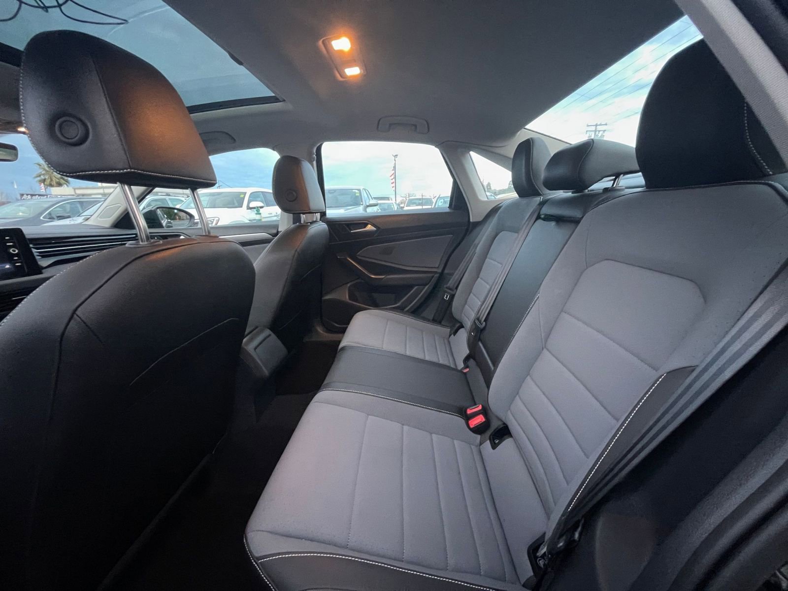 Thumbnail: 2025 Volkswagen Jetta - 24