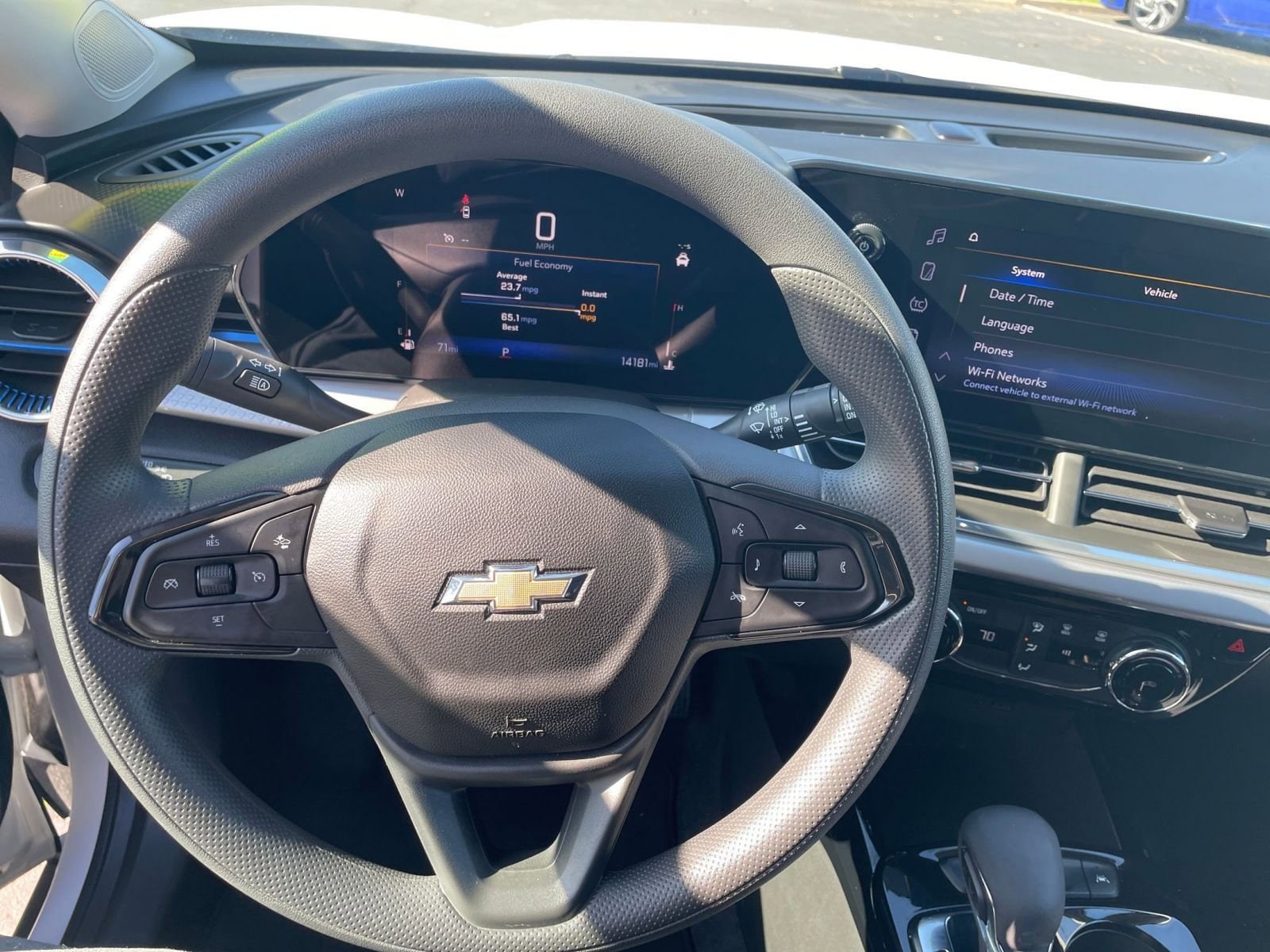 Thumbnail: 2025 Chevrolet Trax - 25