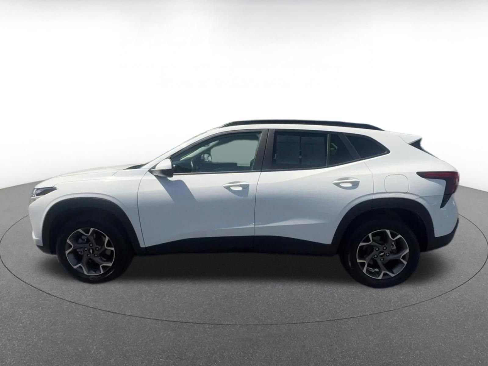 Thumbnail: 2025 Chevrolet Trax - 9