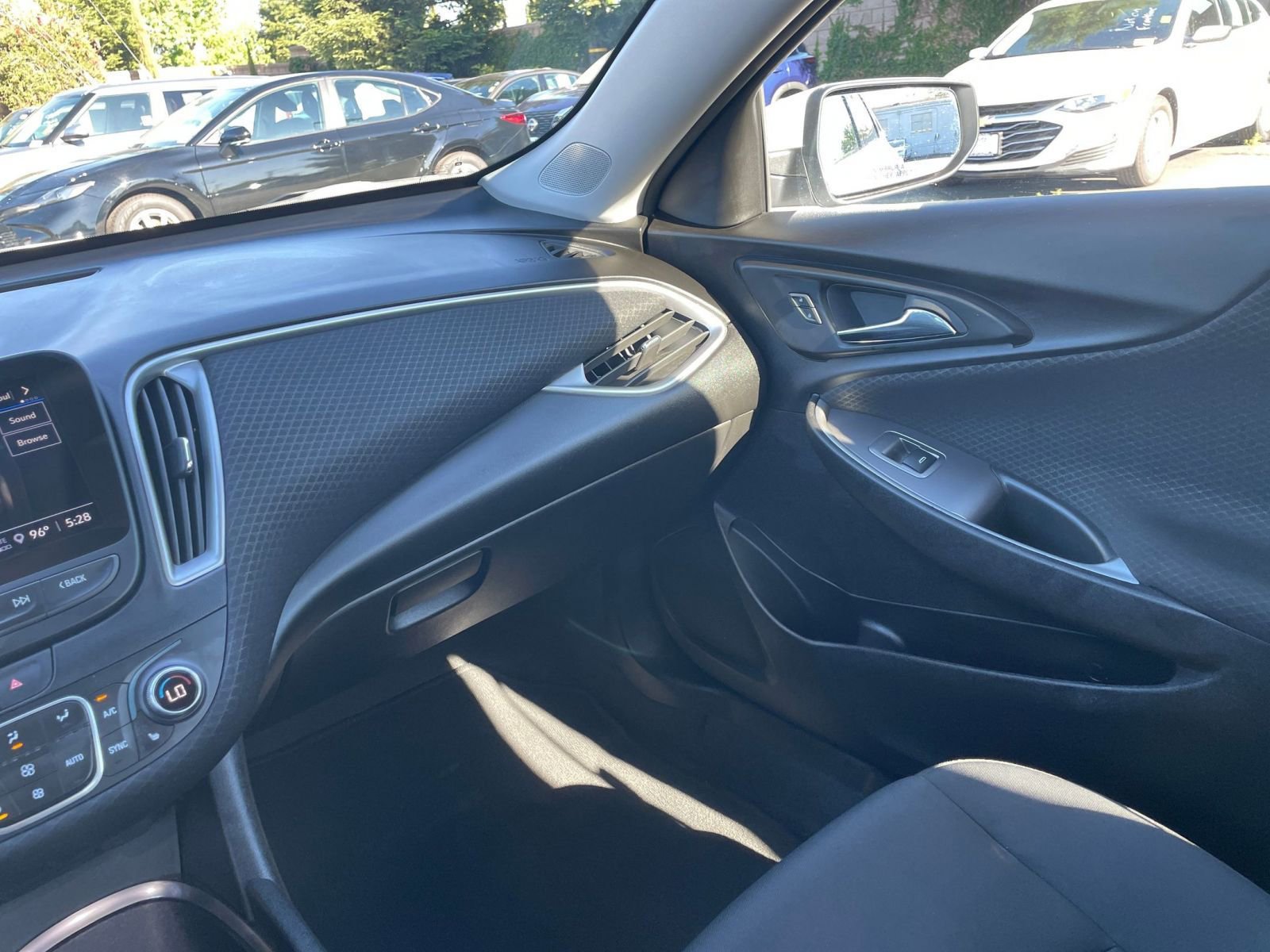 2024 Chevrolet Malibu LT 35