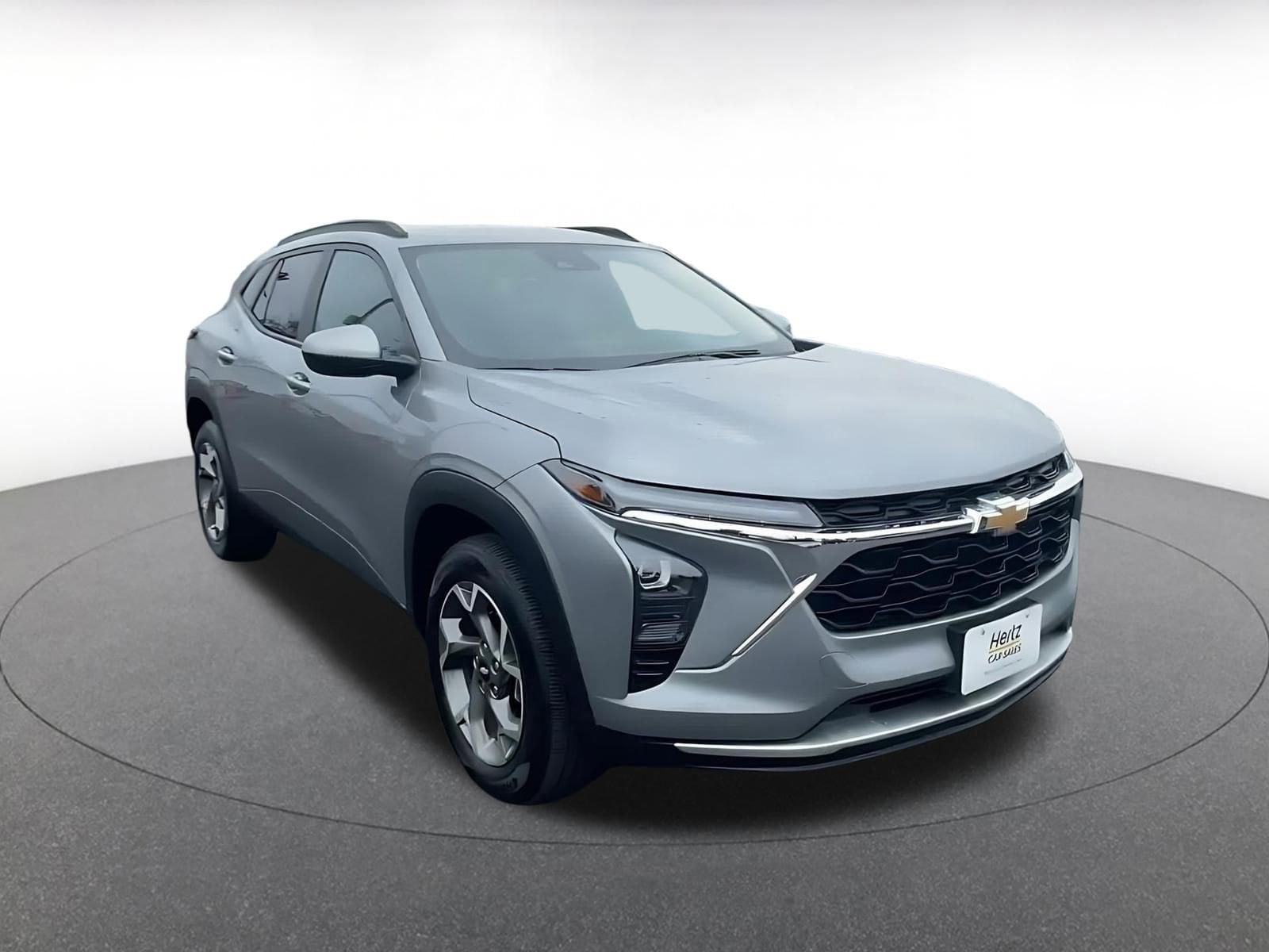 Thumbnail: 2025 Chevrolet Trax - 3