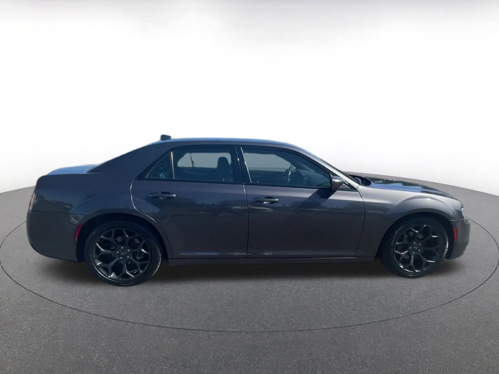 Thumbnail: 2020 Chrysler 300 - 16