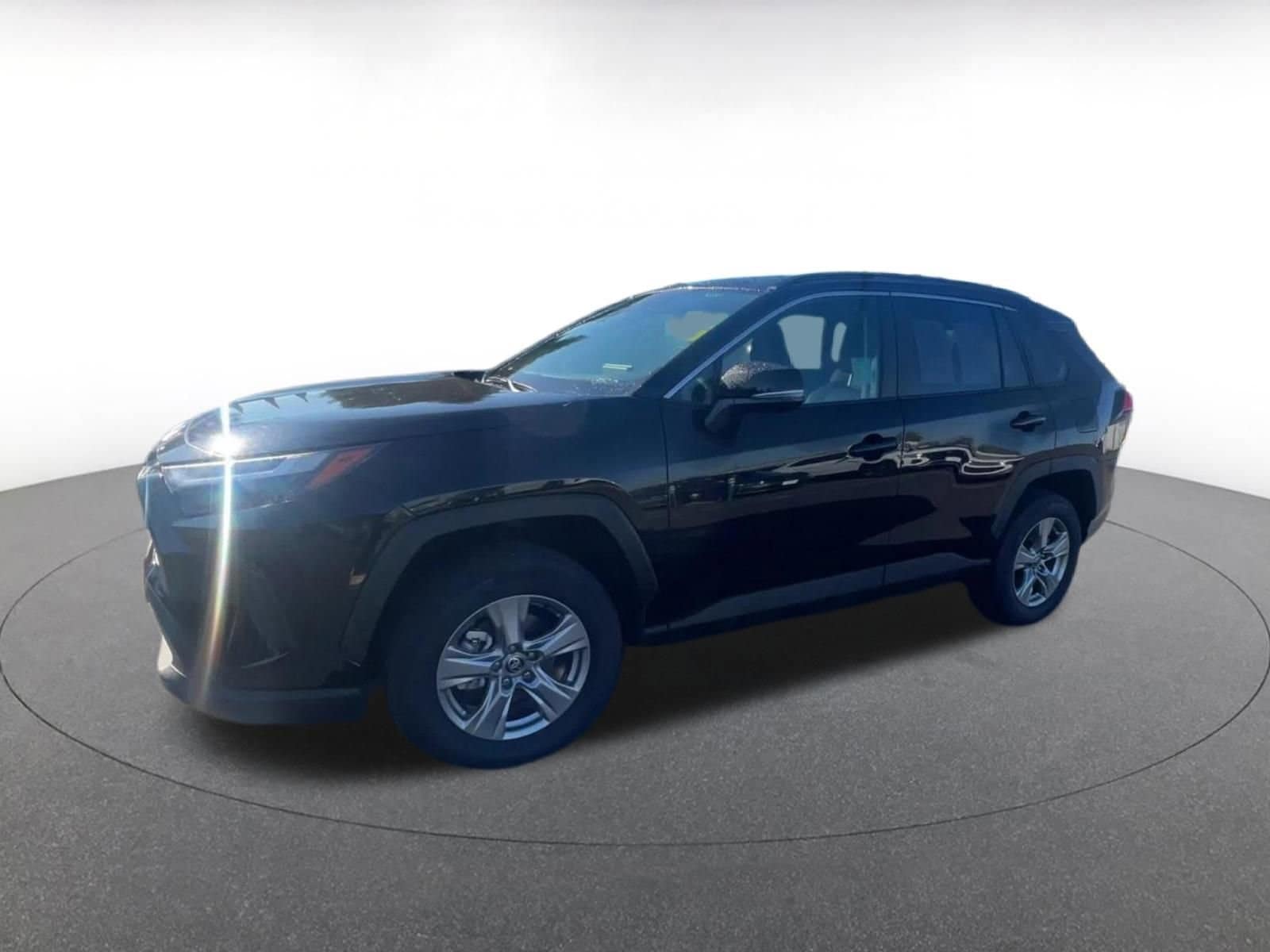 Thumbnail: 2025 Toyota RAV4 - 8