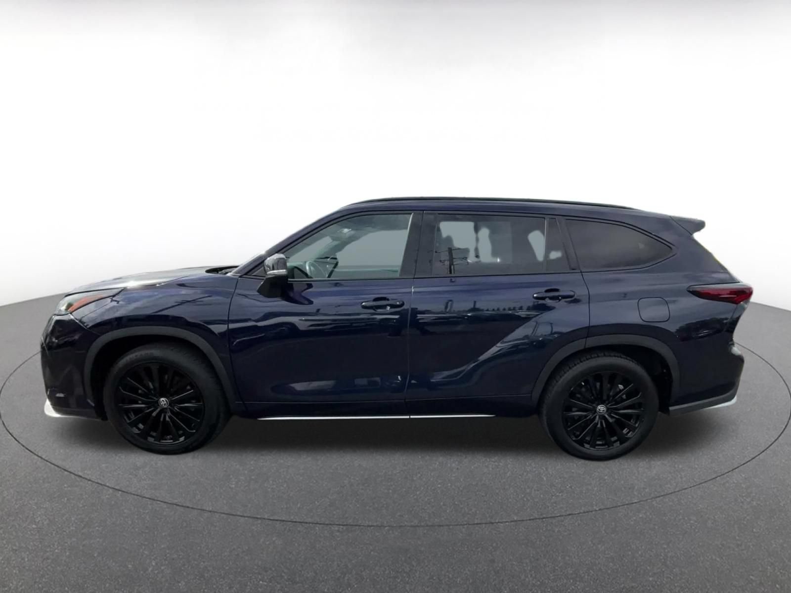 Thumbnail: 2024 Toyota Highlander - 7