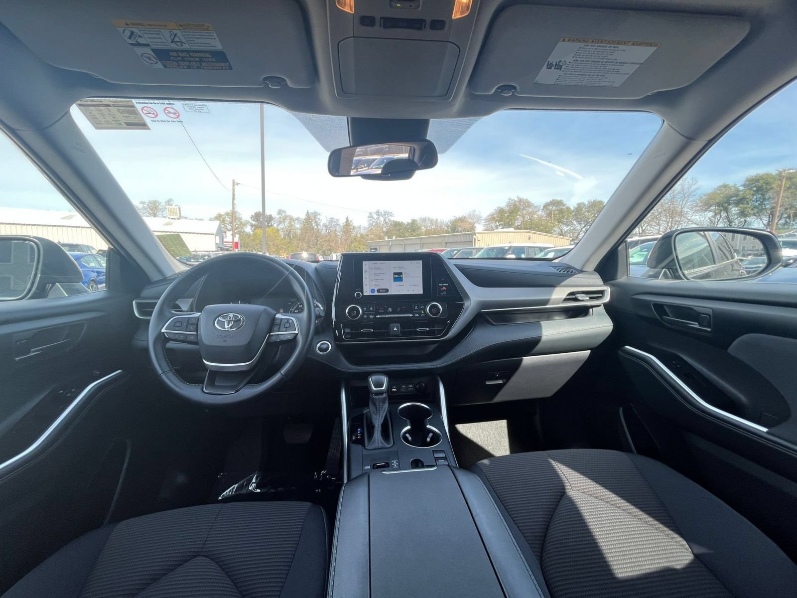 Thumbnail: 2025 Toyota Highlander - 35