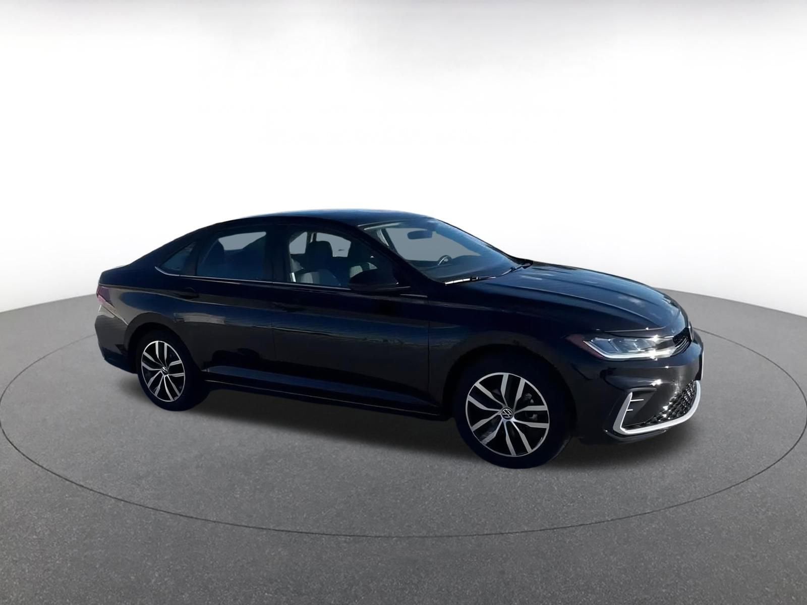 Thumbnail: 2025 Volkswagen Jetta - 2