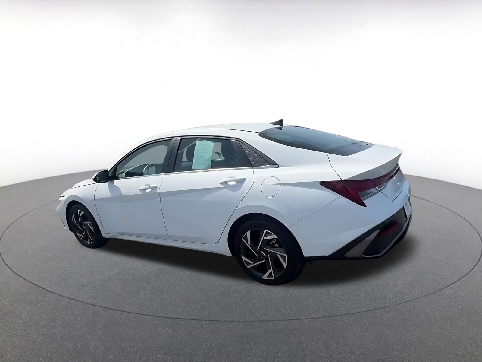 Thumbnail: 2025 Hyundai Elantra - 10