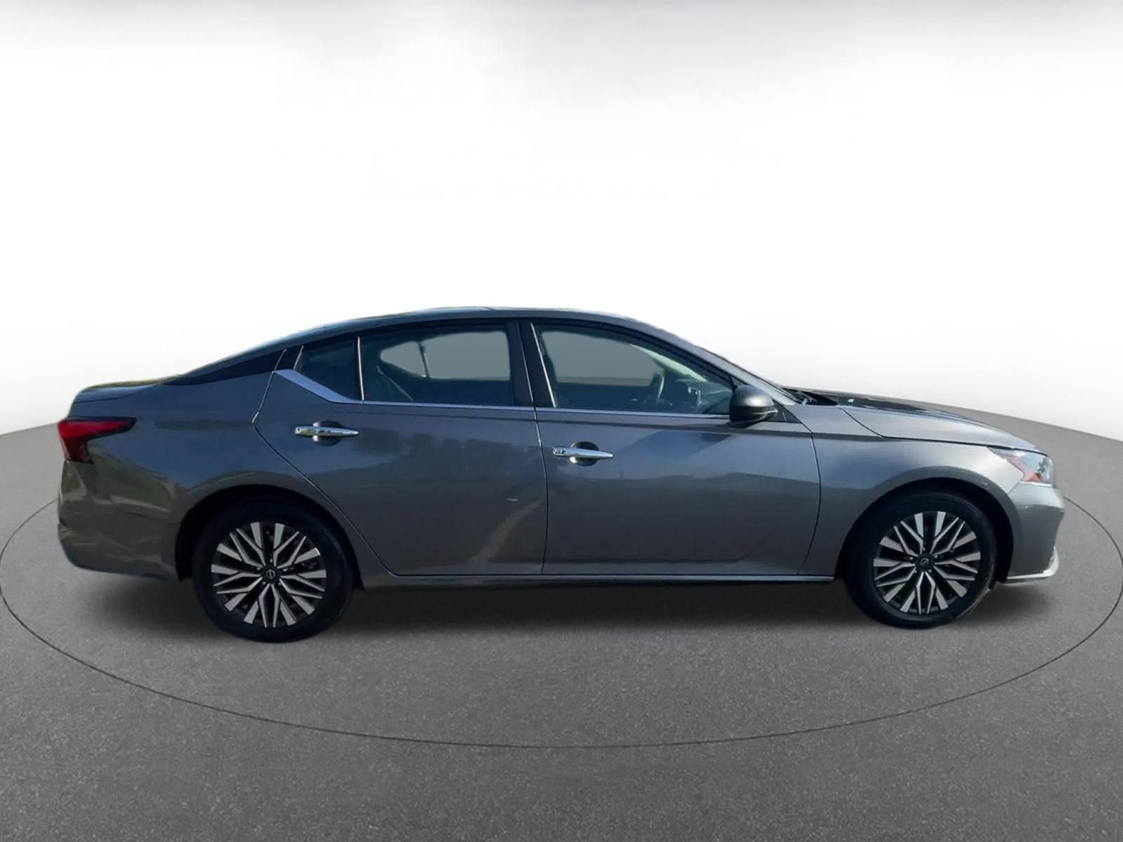 2024 Nissan Altima SV 16