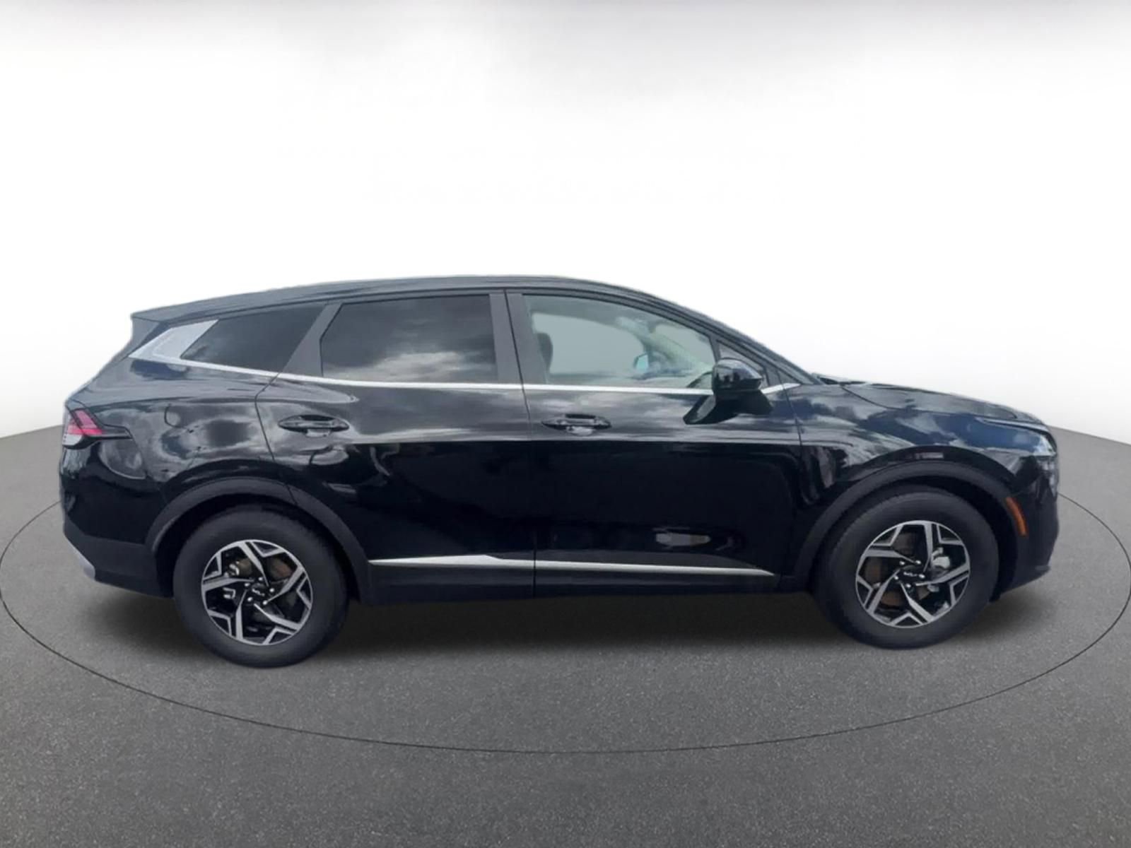 Thumbnail: 2025 Kia Sportage - 16