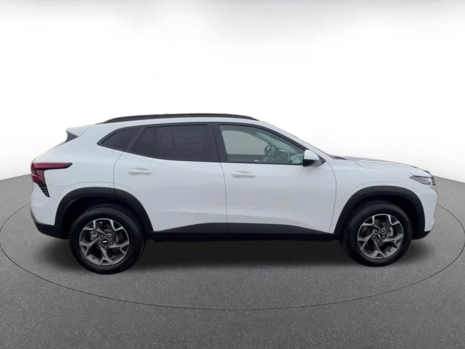 Thumbnail: 2025 Chevrolet Trax - 16