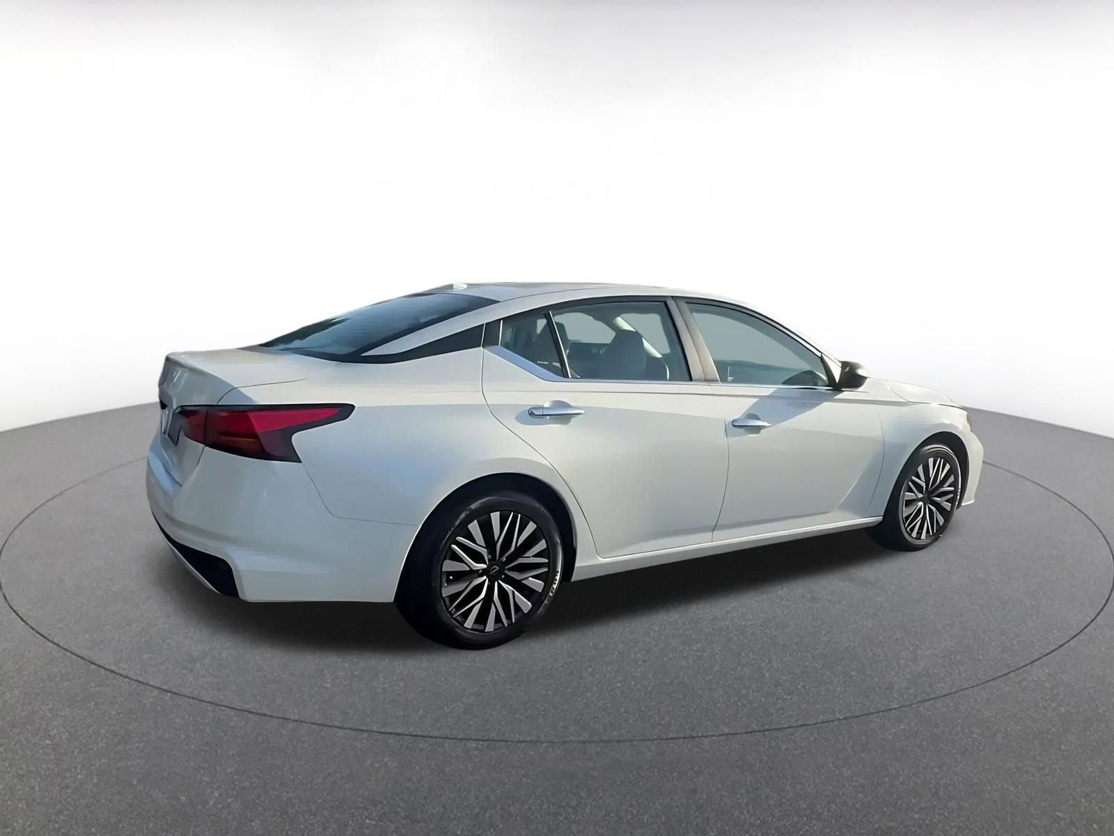 Thumbnail: 2025 Nissan Altima - 15