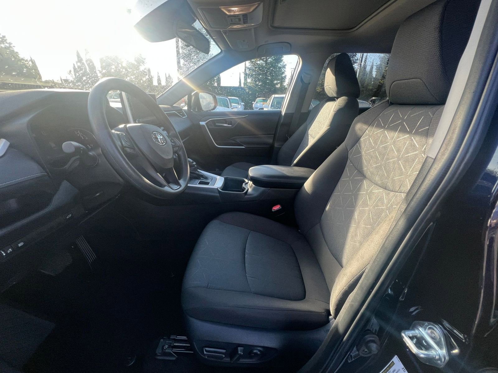 Thumbnail: 2025 Toyota RAV4 - 28