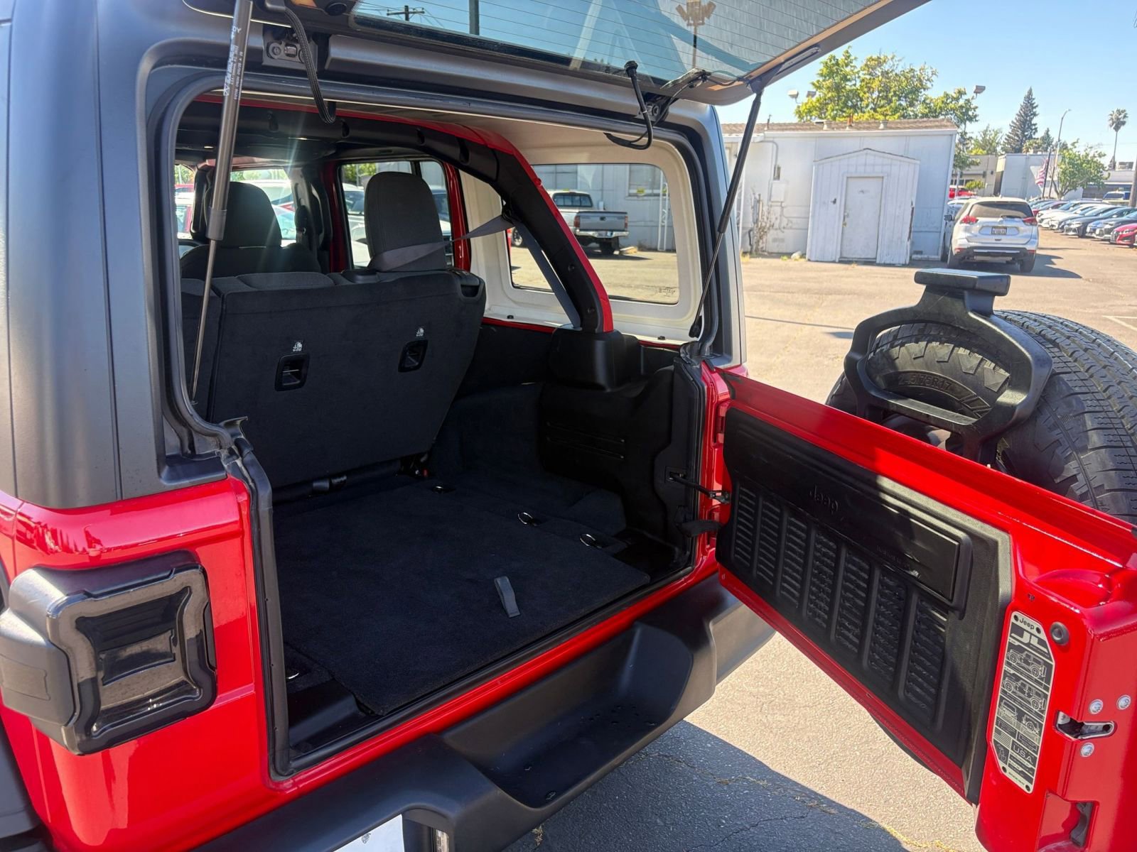 Thumbnail: 2025 Jeep Wrangler - 30