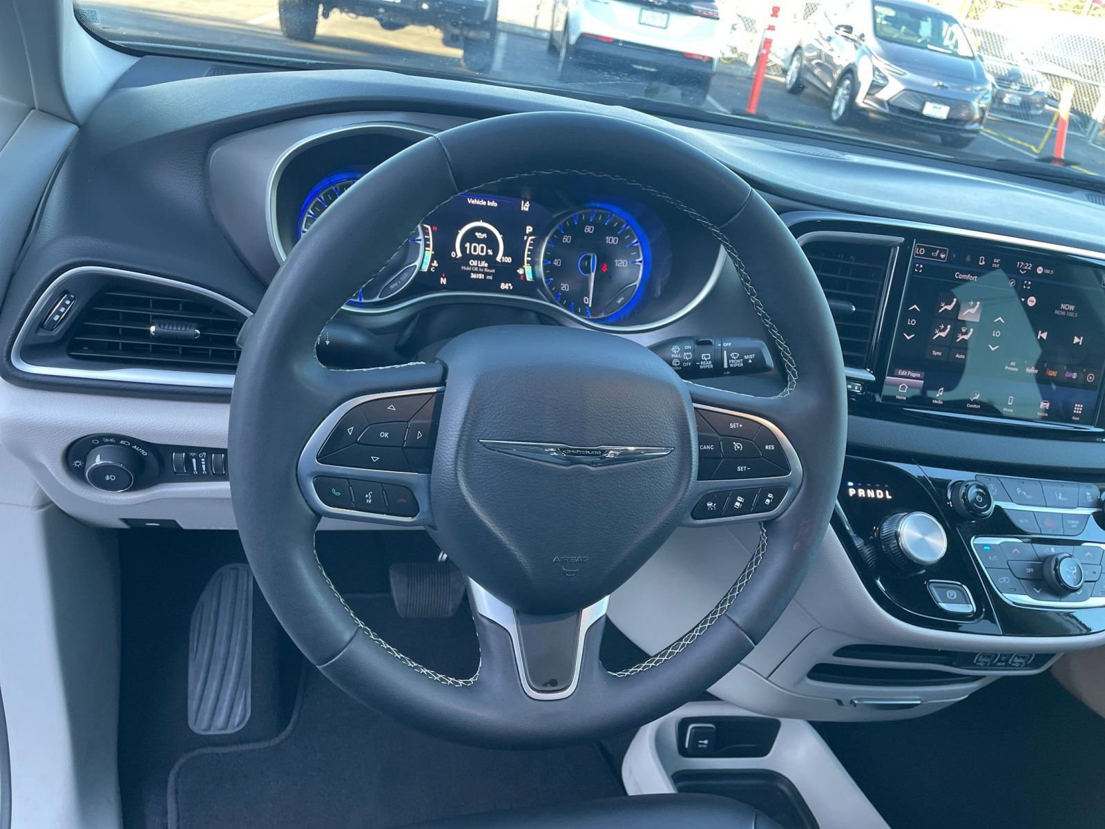 Thumbnail: 2024 Chrysler Pacifica - 28