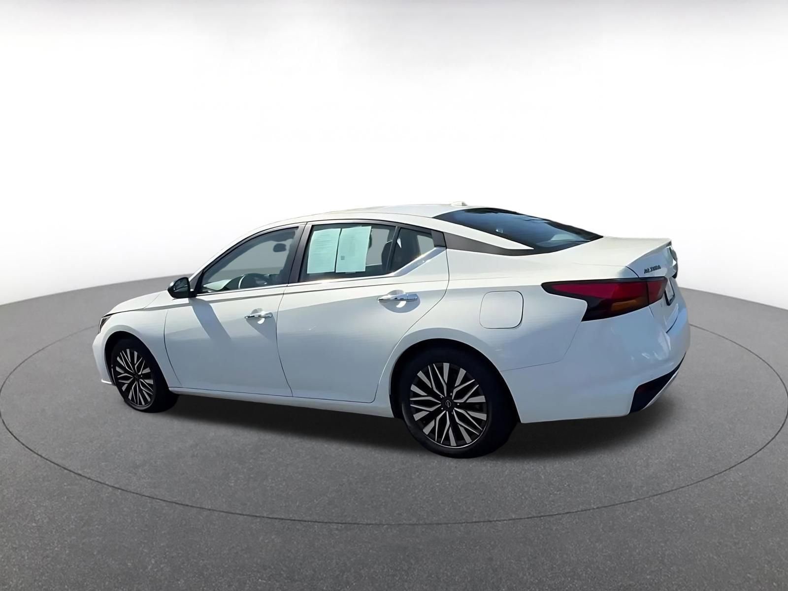 Thumbnail: 2025 Nissan Altima - 10