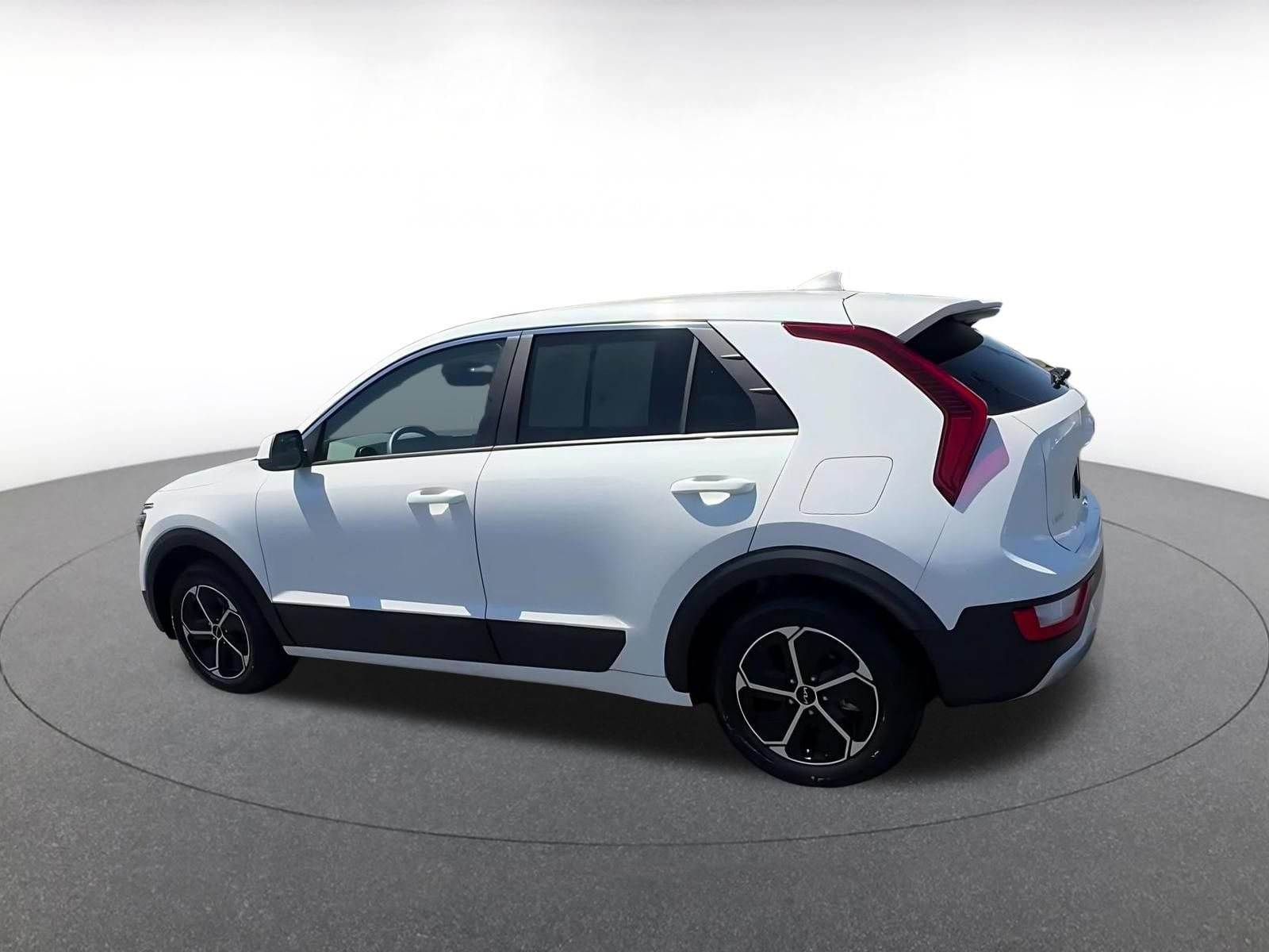 Thumbnail: 2026 Kia Niro - 10
